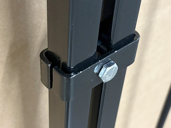 goat stall connector